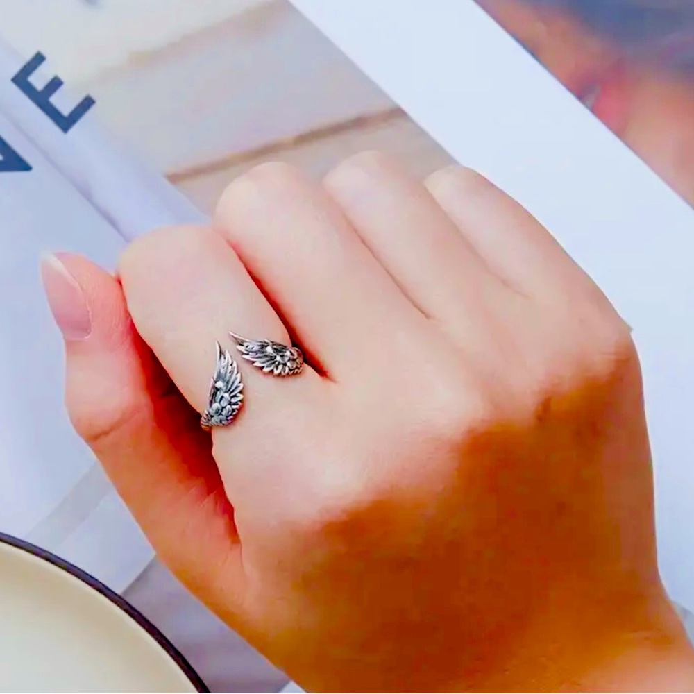 New - Silver - Vintage Style Adjustable Angel Wings Ring